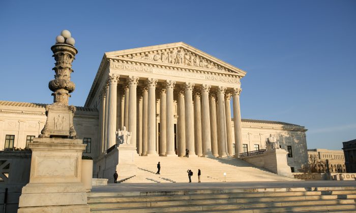 The Supreme Court of the United States in Washington on Dec. 10, 2018. (Samira Bouaou/The Epoch Times)